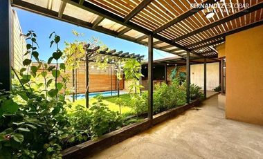SAN ESTEBAN - VENDE CASA 5D 3B PISCINA - COND. ALTO SAN ESTEBAN