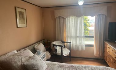 Casa 4 dormitorios, estacionamiento, patio, condominio 9 casas, Martínez de Rozas, Concepción