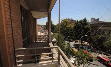 Se Arrienda Cómodo Departamento en Av. España - Santiago Centro