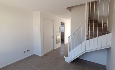 Arriendo Casa Nueva En Condominio Petrel, San Pedro De La Paz