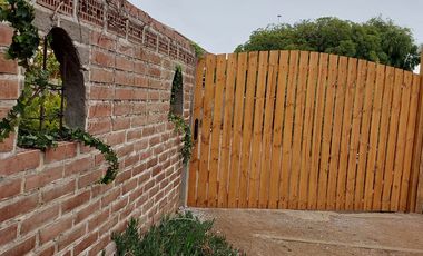 CASA Y SITIO PARA CONSTRUIR EN EL QUISCO.