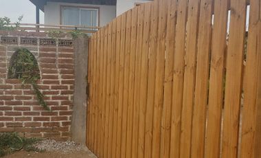 CASA Y SITIO PARA CONSTRUIR EN EL QUISCO.