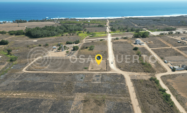 Se Vende Amplio terreno con vista al mar en Playa Agua Blanca