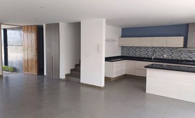 CASA EN RENTA EN LOMAS DE ANGELÓPOLIS CON ROOF GARDEN