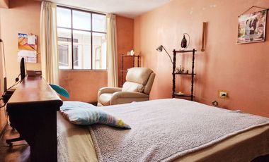 Se Vende Casa A Precio De Terreno Por Remodelar Frente A Parque