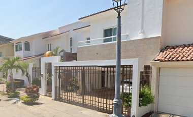 GRAN OPORTUNIDAD DE INVERSION EN PUERTO VALLARTA JALISCO CASA A UNOS METROS DE LA PLAYA!