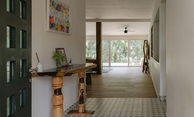 EXCLUSIVA CASA DENTRO DE PUERTO AVENTURAS, CON ACCESO DIRECTO AL CAMPO DE GOLF Y ALBERCA DE 15M