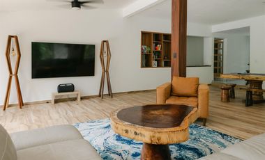 EXCLUSIVA CASA DENTRO DE PUERTO AVENTURAS, CON ACCESO DIRECTO AL CAMPO DE GOLF Y ALBERCA DE 15M