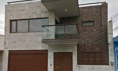 Casa en Venta. Miguel Alemán, Veracruz, Veracruz. Remate Hipotecario.
