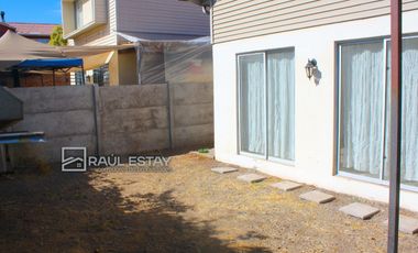 Vendemos casa de 3 dormitorios, 3 baños en Villa Las Bodegas