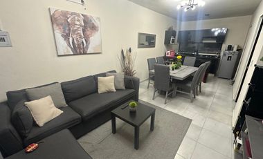 VENDO CASA EN CLÚSTER CON ALBERCA, CASETA DE VIGILANCIA, CANCHA DE FUTBOL Y JUEGOS INFANTILES.