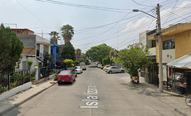 VENDO CASA EN LOMA BONITA, GUADALAJARA JUNTO PLAZA DEL SOL