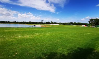 Venta de Lote Residencial en Campo de Golf Privado - Inversión Exclusiva y Rentable