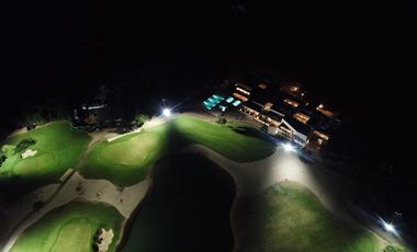 Venta de Lote Residencial en Campo de Golf Privado - Inversión Exclusiva y Rentable