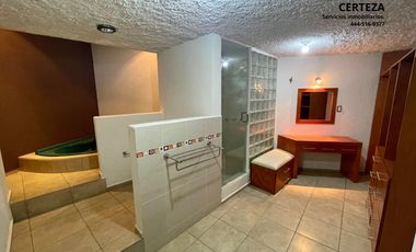 Casa en Venta a Cuadras del Edificio Torres Corzo, El Dorado y Tequis.
