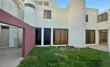 Casa en Venta a Cuadras del Edificio Torres Corzo, El Dorado y Tequis.