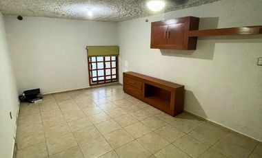 Casa en Venta a Cuadras del Edificio Torres Corzo, El Dorado y Tequis.