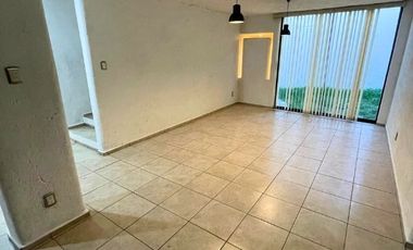 Casa en Venta a Cuadras del Edificio Torres Corzo, El Dorado y Tequis.