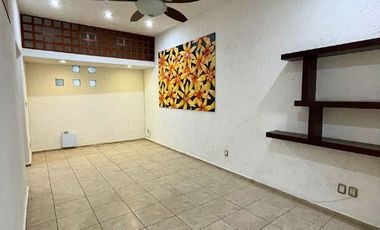 Casa en Venta a Cuadras del Edificio Torres Corzo, El Dorado y Tequis.