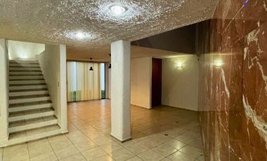 Casa en Venta a Cuadras del Edificio Torres Corzo, El Dorado y Tequis.