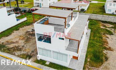 Vendo Casa De Playa Con Piscina En Condominio Laguna Mar