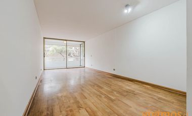 Encantador departamento de 3 dormitorios y 2 baños ubicado en un barrio familiar, cercano a Colegio San Ignacio .