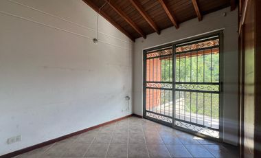 Casa en arriendo en Las Antillas, Envigado