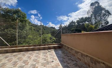 Casa en arriendo en Las Antillas, Envigado
