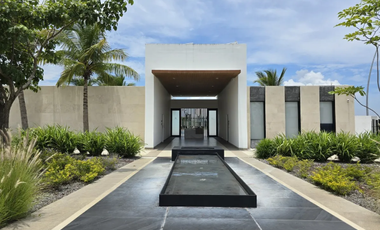 ¡Atención inversionista! VENDO CASA EN LOMAS DEL DORADO, FRENTE A PLAZA EL DORADO