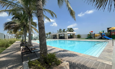 ¡Atención inversionista! VENDO CASA EN LOMAS DEL DORADO, FRENTE A PLAZA EL DORADO