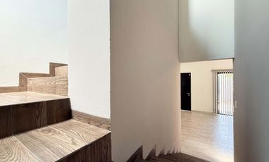 ¡Atención inversionista! VENDO CASA ANTES DEL PUENTE, PERO CERCA DEL DORADO