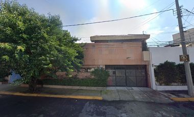 VENTA DE GRANDE CASA EN COL. CAMPESTRE CHURUBUSCO, COYOACÁN, CDMX