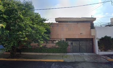 VENTA DE GRANDE CASA EN COL. CAMPESTRE CHURUBUSCO, COYOACÁN, CDMX