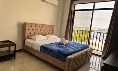 Moderno departamento amoblado en Manta – 3 dormitorios, vista al mar, piscina, parqueadero, pet friendly – Edificio KATAMAR
