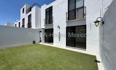 VENTA. Juriquilla - Casa con amenidades, estudio, 3 recámaras