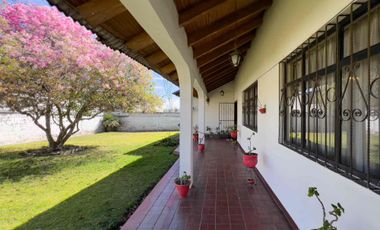 Propiedad en venta de oportunidad con casa de una planta a una cuadra de avenida ilalo valle de los chillos