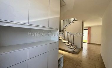 VENTA - Juriquilla, Casa con 3 recámaras, amenidades, estudio
