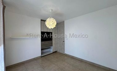 VENTA - Juriquilla, Casa con 3 recámaras, amenidades, estudio