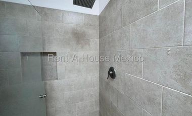 VENTA - Juriquilla, Casa con 3 recámaras, amenidades, estudio