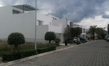 Excelente casa en RENTA en Clúster Puebla Blanca, Lomas II