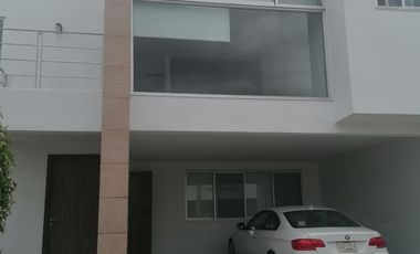 Excelente casa en RENTA en Clúster Puebla Blanca, Lomas II