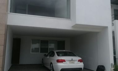 Excelente casa en RENTA en Clúster Puebla Blanca, Lomas II
