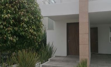 Excelente casa en RENTA en Clúster Puebla Blanca, Lomas II