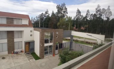 Moderna casa familiar económica sector Norte (P3102)