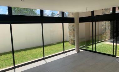 CASA NUEVA EN VENTA O RENTA EN CANCUN EN AVENIDA COLEGIOS