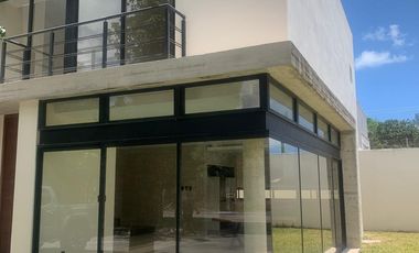 CASA NUEVA EN VENTA O RENTA EN CANCUN EN AVENIDA COLEGIOS