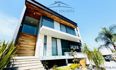 Lujosa Casa en Renta Villa Verona Zona Andares Zapopan