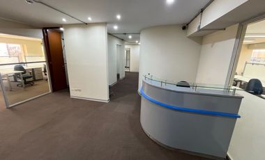 ALQUILO OFICINAS CON O SIN IMPLEMENTAR POR m2 EN EDIFICIO EMPRESARIAL SAN ISIDRO