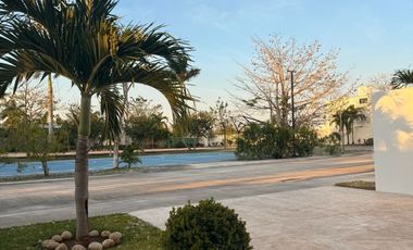 Casa en venta de 4 recámaras en Mérida con alberca en privada residencial