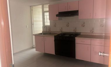 Renta de Casa Duplex en PB, Col. Tlacopa, Toluca